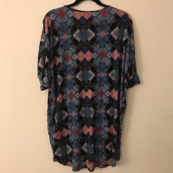 *** Lularoe Geometric Print Irma Tunic - Picture 2 of 3